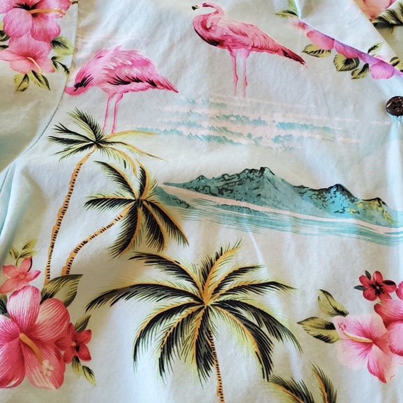 Fun Hawaiian style button up shirt  L - Picture 4 of 4